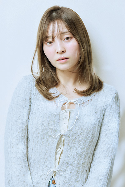 シースルーバングのまろみミルクティーミディ