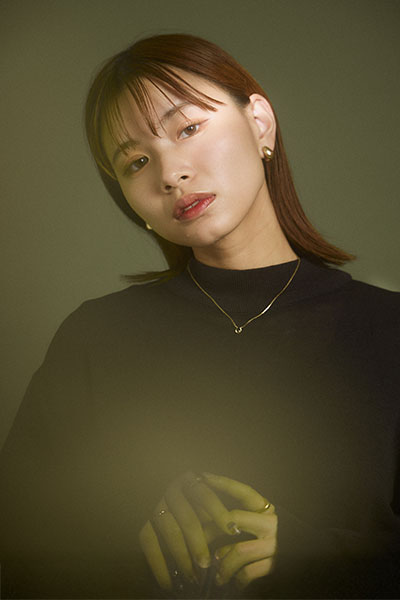 透けバング×艶ストレートミニボブ